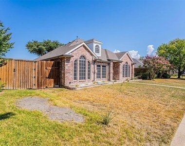 8409 Lake Bend Drive - Photo Thumbnail 1