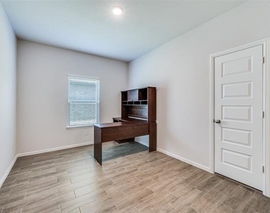 14149 Danesdale Drive - Photo Thumbnail 3