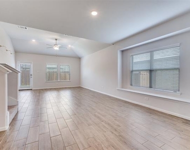 14149 Danesdale Drive - Photo Thumbnail 8