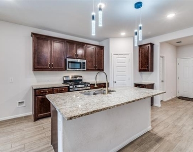14149 Danesdale Drive - Photo Thumbnail 6
