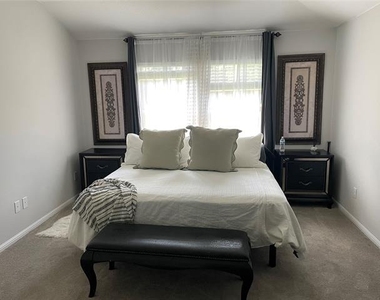 213 Asheville Street - Photo Thumbnail 3