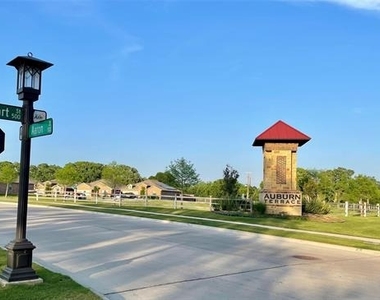 213 Asheville Street - Photo Thumbnail 5