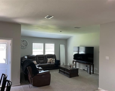 213 Asheville Street - Photo Thumbnail 2