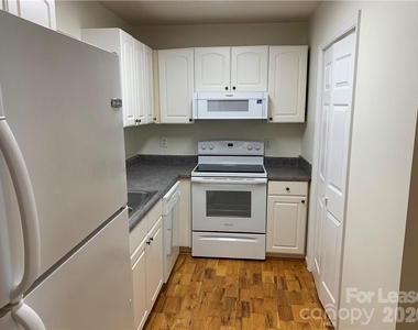 7469 Katherine Drive - Photo Thumbnail 5