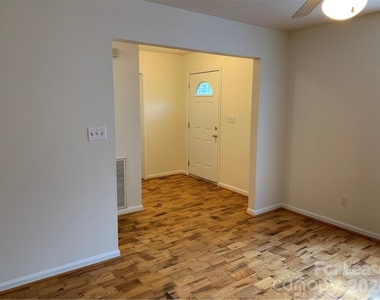 7469 Katherine Drive - Photo Thumbnail 9