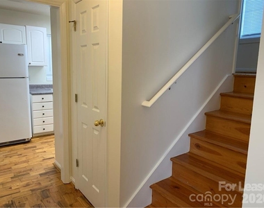 7469 Katherine Drive - Photo Thumbnail 11