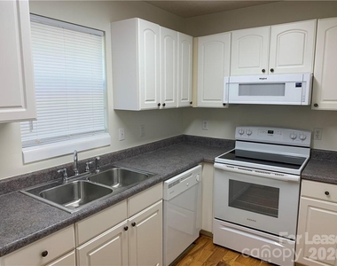 7469 Katherine Drive - Photo Thumbnail 4