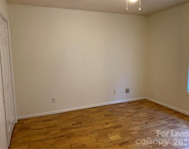 7469 Katherine Drive - Photo Thumbnail 14