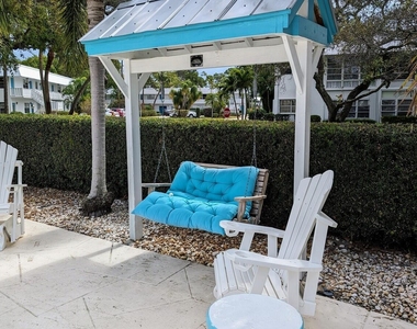 2929 Se Ocean Boulevard - Photo Thumbnail 14