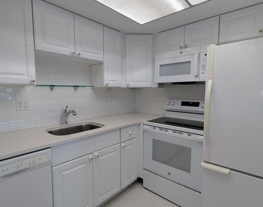 2929 Se Ocean Boulevard - Photo Thumbnail 6