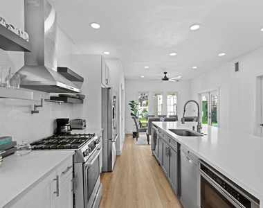 419 30th Street - Photo Thumbnail 6