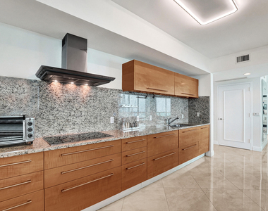 101 S Fort Lauderdale Beach Boulevard - Photo Thumbnail 16