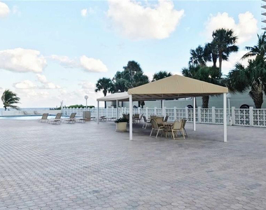 4250 Galt Ocean Drive - Photo Thumbnail 15