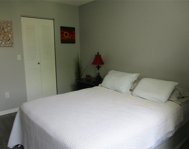 123 Yacht Club Way - Photo Thumbnail 11