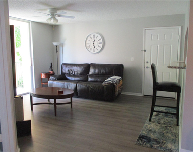 123 Yacht Club Way - Photo Thumbnail 3