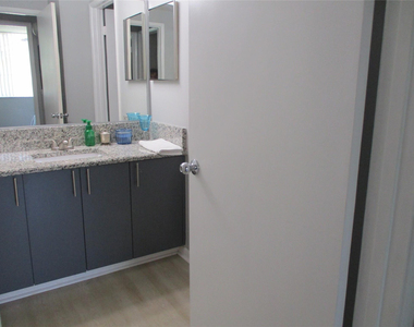 123 Yacht Club Way - Photo Thumbnail 12