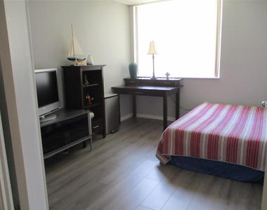123 Yacht Club Way - Photo Thumbnail 6