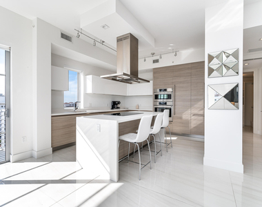 155 E Boca Raton Road - Photo Thumbnail 4