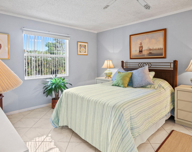 1001 Flame Vine Avenue - Photo Thumbnail 13