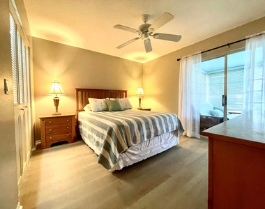 2929 Se Ocean Boulevard - Photo Thumbnail 3
