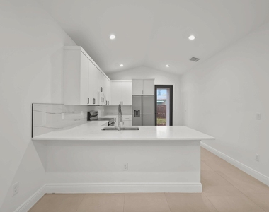 633 55th Street - Photo Thumbnail 8