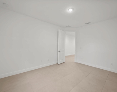 633 55th Street - Photo Thumbnail 13
