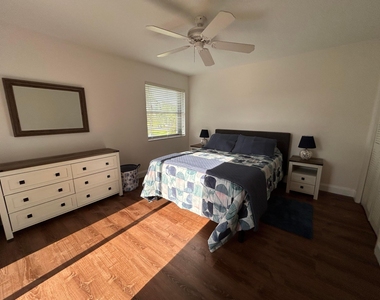 13383 Bedford Mews Court - Photo Thumbnail 3