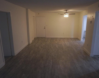 1250 Ne 125th Street - Photo Thumbnail 3