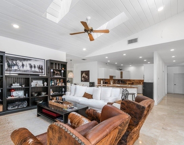 11839 Maidstone Drive - Photo Thumbnail 8
