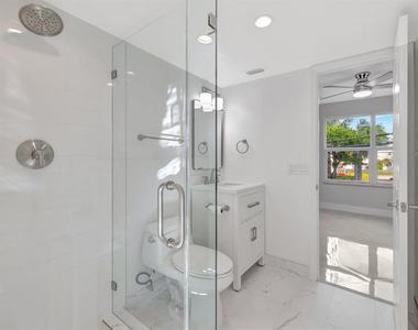 2400 Ne 33rd Avenue - Photo Thumbnail 14