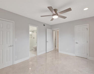 2400 Ne 33rd Avenue - Photo Thumbnail 10
