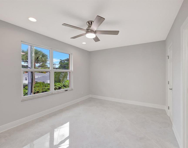 2400 Ne 33rd Avenue - Photo Thumbnail 11