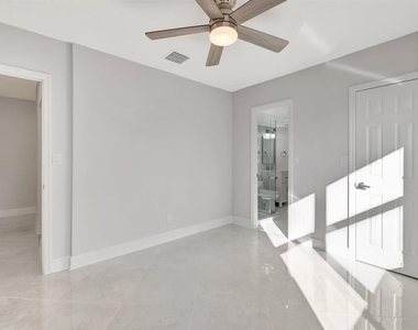 2400 Ne 33rd Avenue - Photo Thumbnail 15