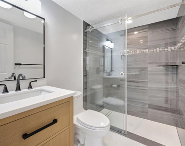 2400 Ne 33rd Avenue - Photo Thumbnail 12
