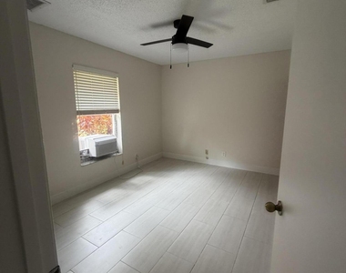 1401 Hideaway Bend - Photo Thumbnail 5
