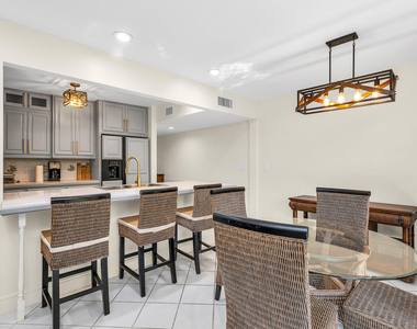 584 Se 20th Avenue - Photo Thumbnail 1