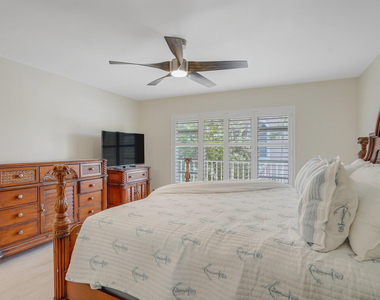 584 Se 20th Avenue - Photo Thumbnail 21