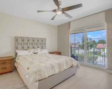 584 Se 20th Avenue - Photo Thumbnail 16