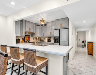 584 Se 20th Avenue - Photo Thumbnail 8