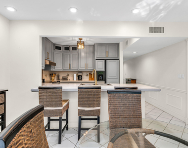 584 Se 20th Avenue - Photo Thumbnail 10