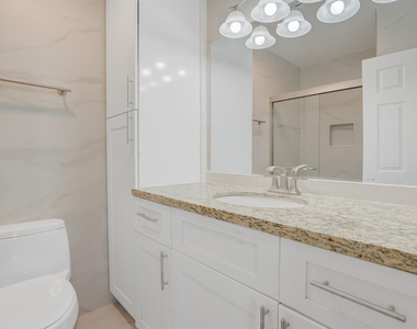 584 Se 20th Avenue - Photo Thumbnail 23