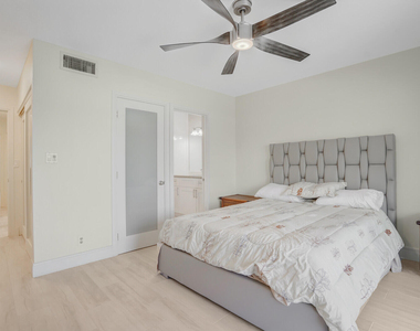 584 Se 20th Avenue - Photo Thumbnail 17