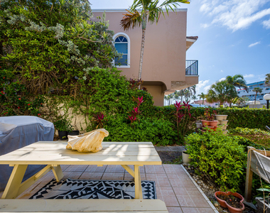 584 Se 20th Avenue - Photo Thumbnail 27