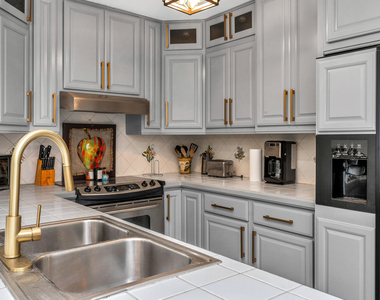 584 Se 20th Avenue - Photo Thumbnail 9