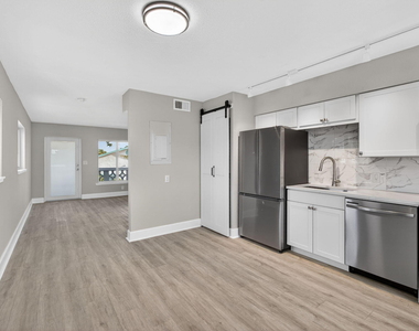 624 Southwind Circle - Photo Thumbnail 4
