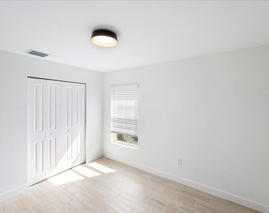 6331 Windwood Way - Photo Thumbnail 14