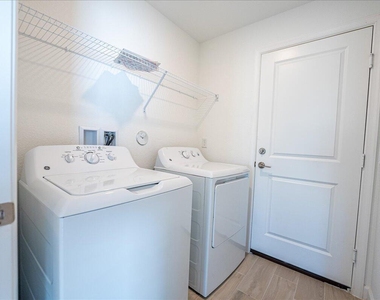 6331 Windwood Way - Photo Thumbnail 20