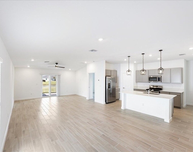 6331 Windwood Way - Photo Thumbnail 4