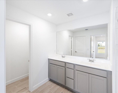 6331 Windwood Way - Photo Thumbnail 19