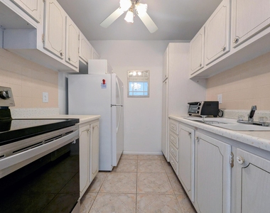 131 Doolen Court - Photo Thumbnail 8